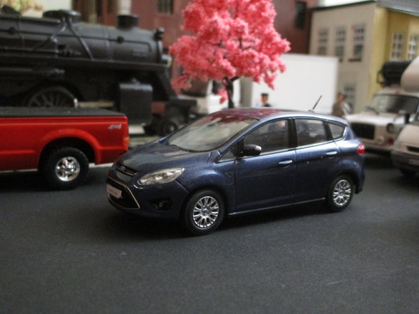 2013 Ford C-Max (euro-spec) in 1:43 scale by Minichamps